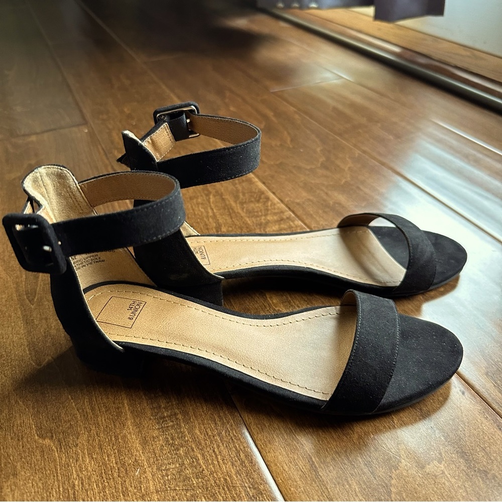 14th & Union ankle strap sandals